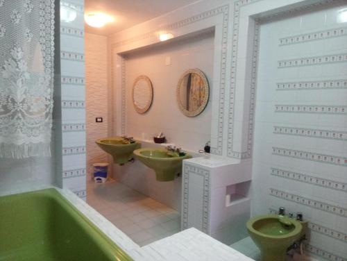 Villa Corrias的一间浴室