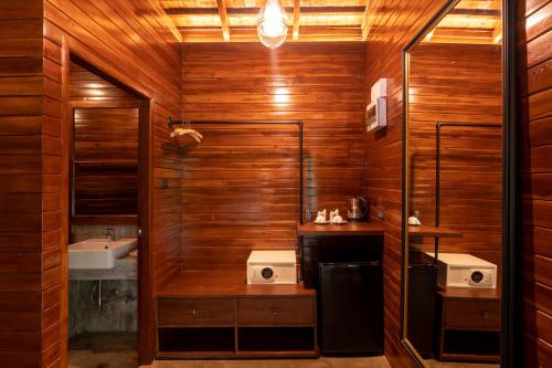Phumontra Resort Nakhon Nayok的一间浴室