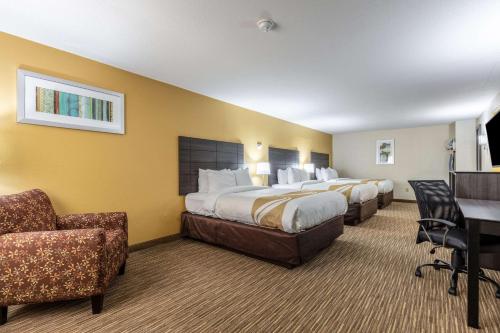 Quality Inn Southaven - Memphis South客房内的一张或多张床位