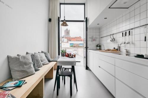 MAISON12 - Design apartments with terrace and view over Ghent towers的厨房或小厨房