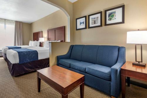 Comfort Suites Waco Near University Area的休息区