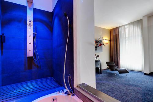 Hotel Rinascimento - Gruppo Trevi Hotels的一间浴室