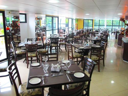 Uiara Amazon Resort餐厅或其他用餐的地方