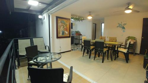 Ciudadela Santa fe Apartasol 4 A 2的休息区