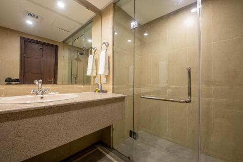 Legend Hotel Islamabad的一间浴室