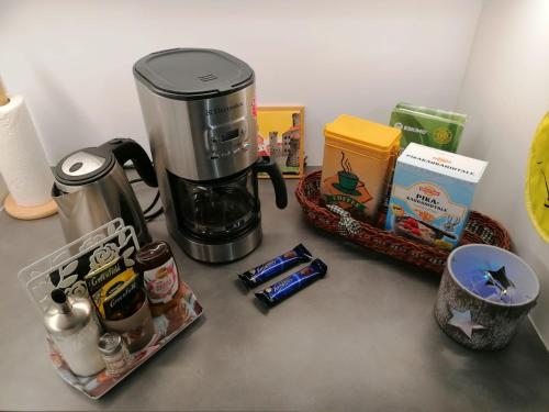 Bright star apartament Siilinjärvi的咖啡和沏茶工具