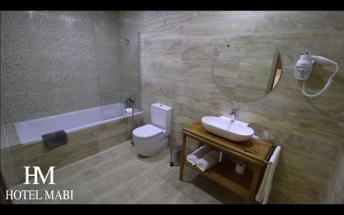 Hotel MABI的一间浴室