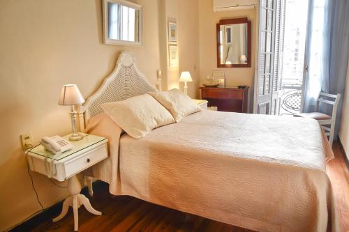 帕拉西奥酒店客房内的一张或多张床位