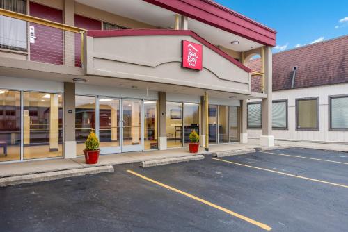 Red Roof Inn Dayton - Moraine/U of Dayton的门面或入口