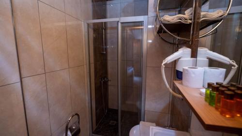 安塔利亚酒店的一间浴室