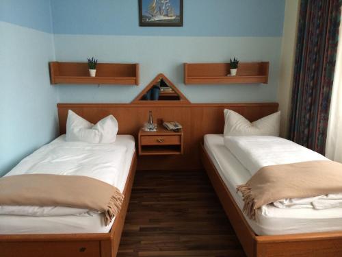 哥伦比亚酒店客房内的一张或多张床位