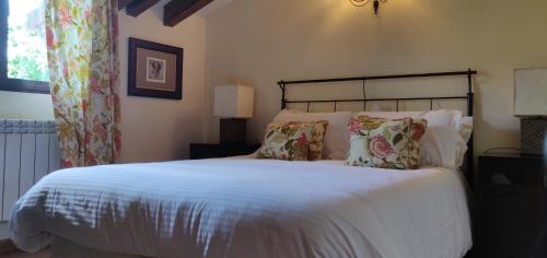 Hotel Ribera del Corneja客房内的一张或多张床位