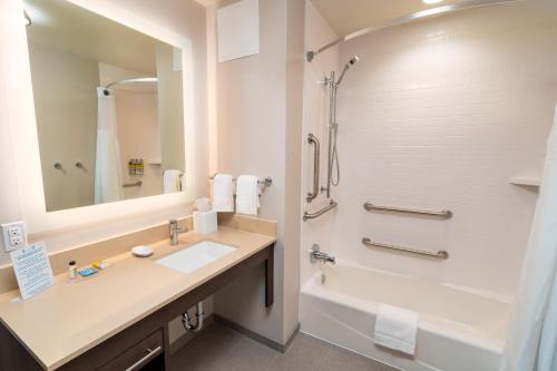 Staybridge Suites - Washington DC East - Largo, an IHG Hotel的一间浴室