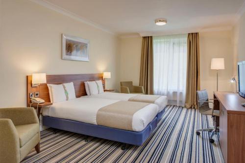 Holiday Inn Taunton M5, Jct25, an IHG Hotel客房内的一张或多张床位