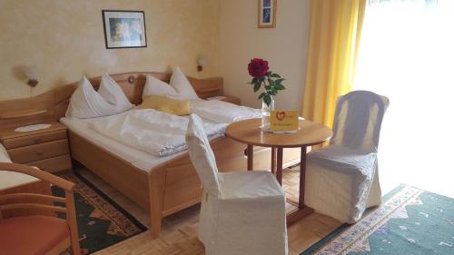 Gästehaus Jeindl客房内的一张或多张床位