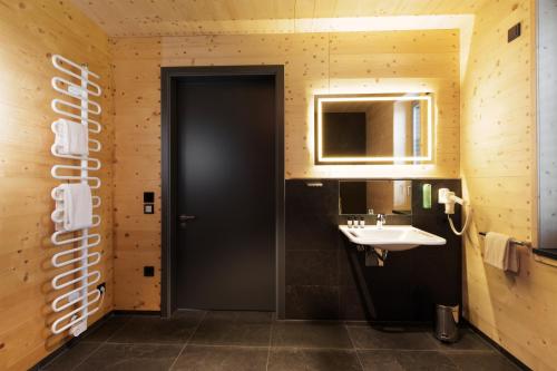 MANOAH- Häuser am See的一间浴室