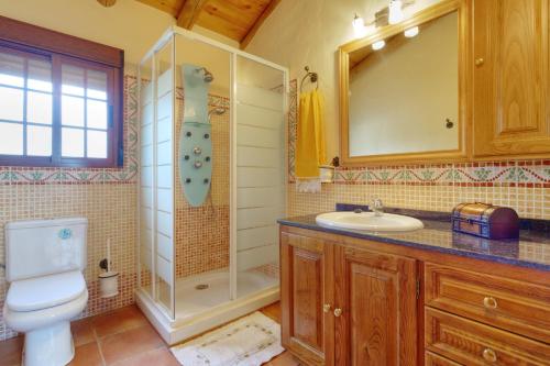 胡斯卡尔乡村度假屋的一间浴室