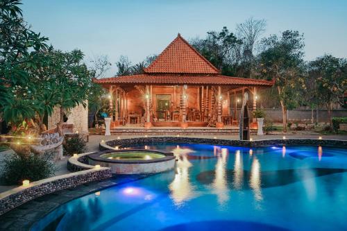 Jukung Cottage内部或周边的泳池