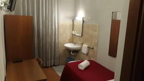 Hotel Tirreno的一间浴室