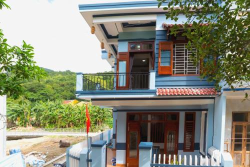 Cong Man Homestay Cham Island的阳台或露台