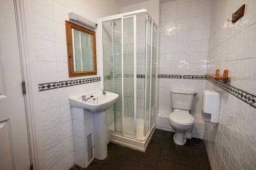 戈尔韦斯利普珠旅舍的一间浴室