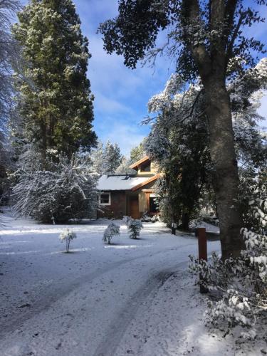 冬天的Altos del Sur Cabañas de Montaña