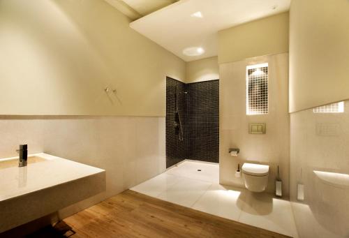 Hotel Los Ángeles Denia的一间浴室
