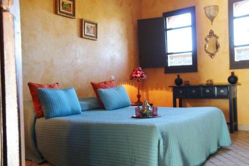 Riads Resort by Nateve - Couples Only客房内的一张或多张床位