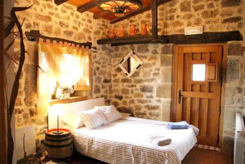 La Cavada5 bedrooms house with jacuzzi terrace and wifi at La Cavada的相册照片