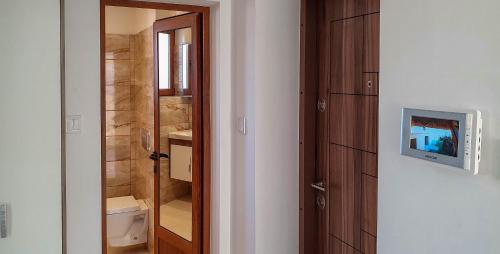 ALBISTO Dragalevtsi Luxury Apartments的一间浴室
