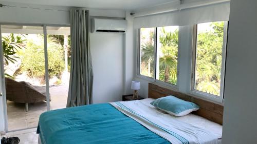 Heavenly Villa in Gustavia with Private Pool客房内的一张或多张床位