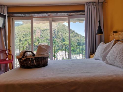 卡索拉VILLAFÁBREGA的山景卧室 - 带1张床