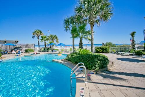 奥兰齐海滩智选假日酒店 - 海滩内部或周边的泳池