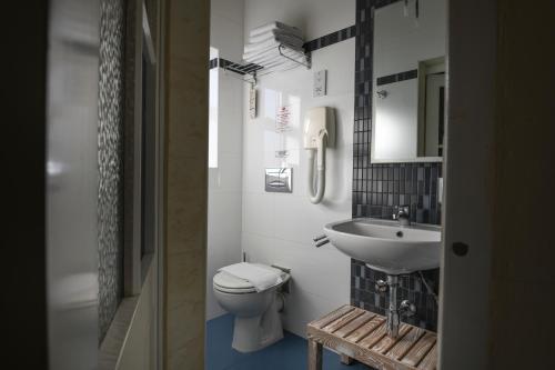 玛丽亚吉奥瓦纳旅馆的一间浴室