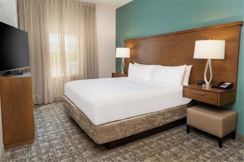 Staybridge Suites - Nashville - Franklin, an IHG Hotel客房内的一张或多张床位