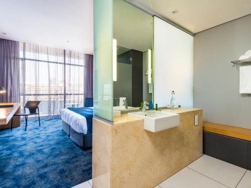 aha Gateway Hotel Umhlanga的一间浴室