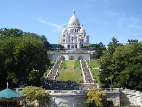 巴黎Hotel Du Beaumont的花园享有国会大厦的景色