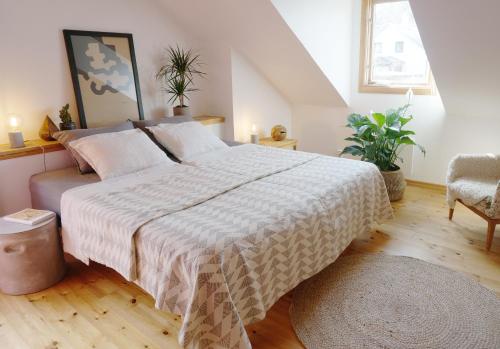 Kåseberga Hideout客房内的一张或多张床位