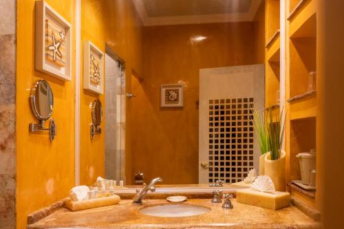 Gran Hotel de Querétaro的一间浴室