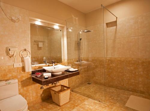 Resort De Coracao - Corbett , Uttarakhand的一间浴室