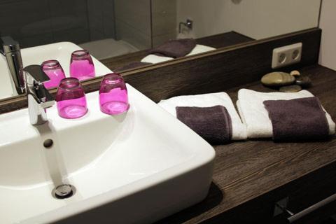 MarC5 Hotel Cadenberge的一间浴室