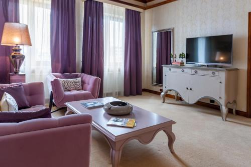 Suter Palace Heritage Boutique Hotel的休息区