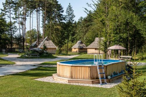 Slovenia Eco resort内部或周边的泳池