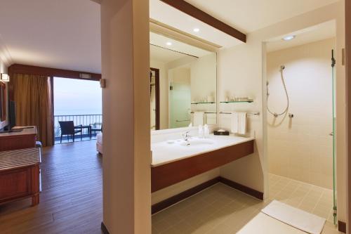 海湾度假酒店的一间浴室