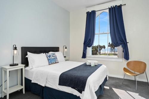 Samesun Venice Beach Hotel & Hostel客房内的一张或多张床位