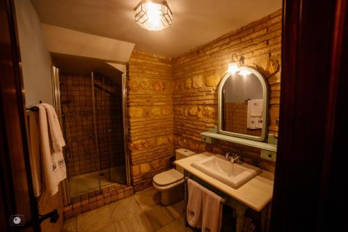Hotel Posada de Vallina by MiRa的一间浴室