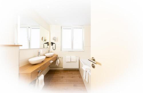 迈伽酒店的一间浴室
