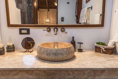 Villa 14 Santa Ines Antigua Guatemala的一间浴室