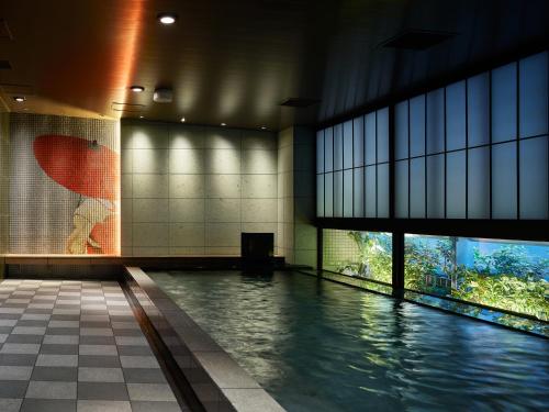 Mitsui Garden Hotel Ginza-gochome内部或周边的泳池