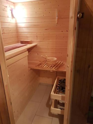 上萨克森grosses Ferienhaus mit Sauna im Skigeb. Obersaxen的相册照片